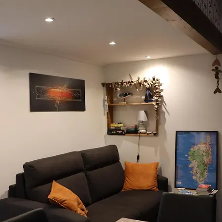 Maison Climatisée 150 M De La *