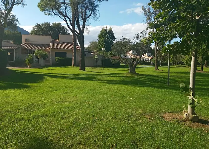 Appartement Maison Climatisée 150 M De La Santa-Maria-Poggio (Corsica)