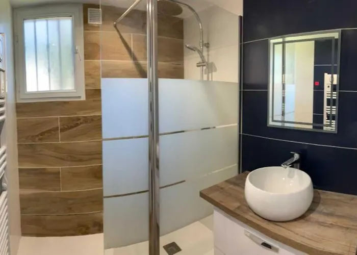 Appartement Maison Climatisée 150 M De La