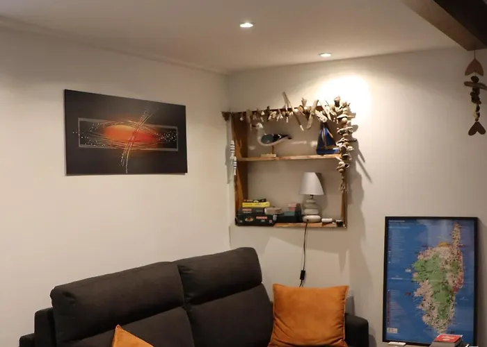 Maison Climatisée 150 M De La *